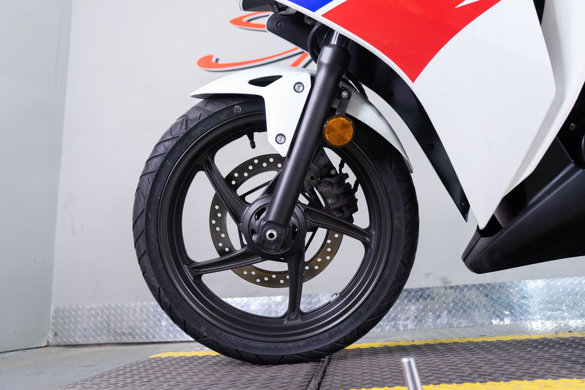2013 Honda CBR®250R ABS in Sacramento, California - Photo 11