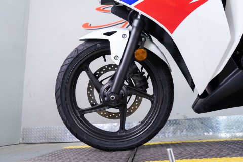 2013 Honda CBR®250R ABS in Sacramento, California - Photo 11