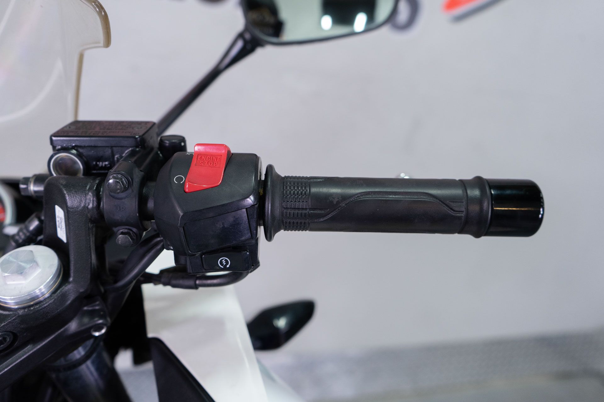 2013 Honda CBR®250R ABS in Sacramento, California - Photo 14