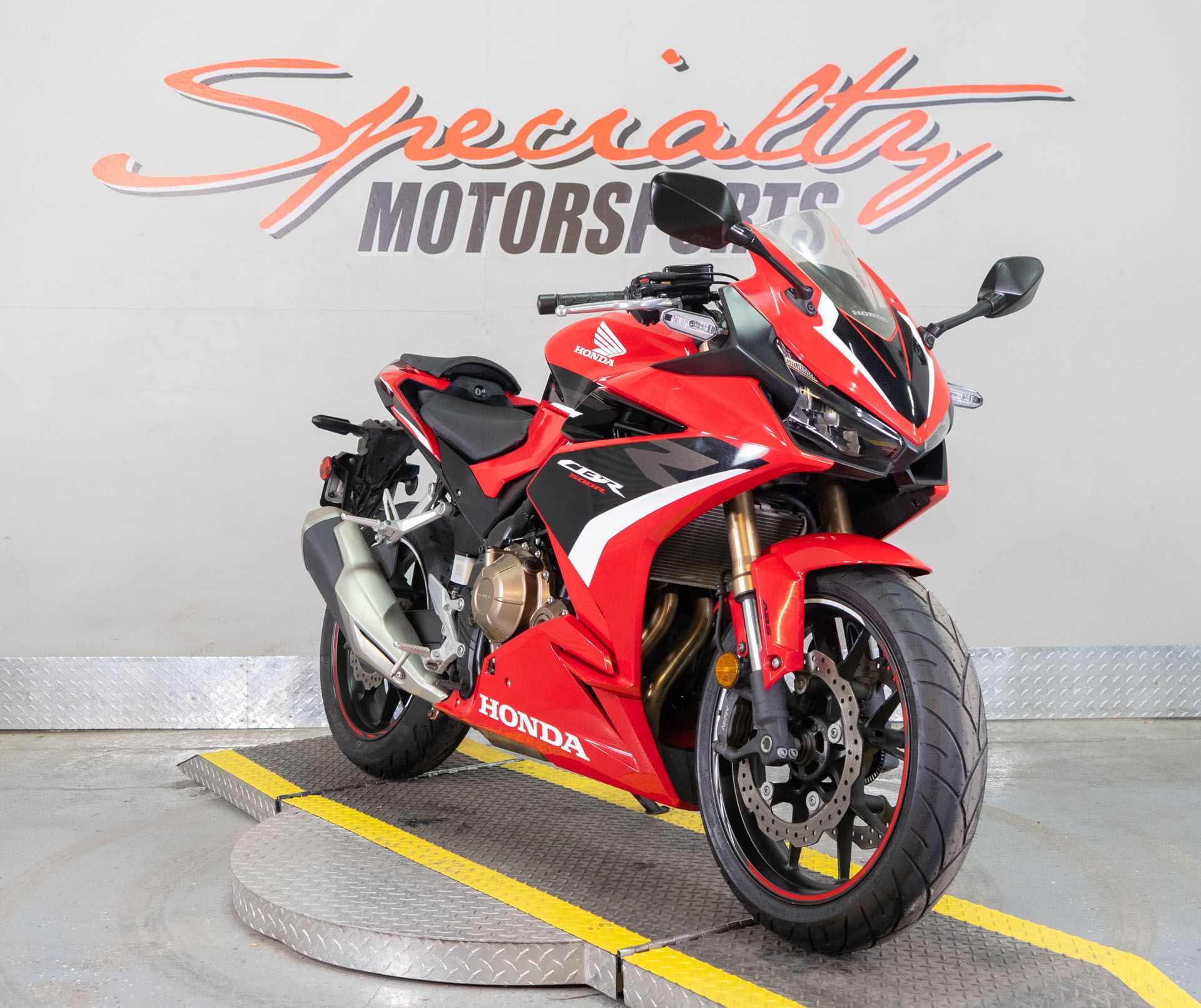2022 Honda CBR500R ABS in Sacramento, California - Photo 2