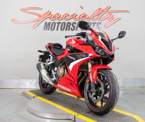 2022 Honda CBR500R ABS in Sacramento, California - Photo 2