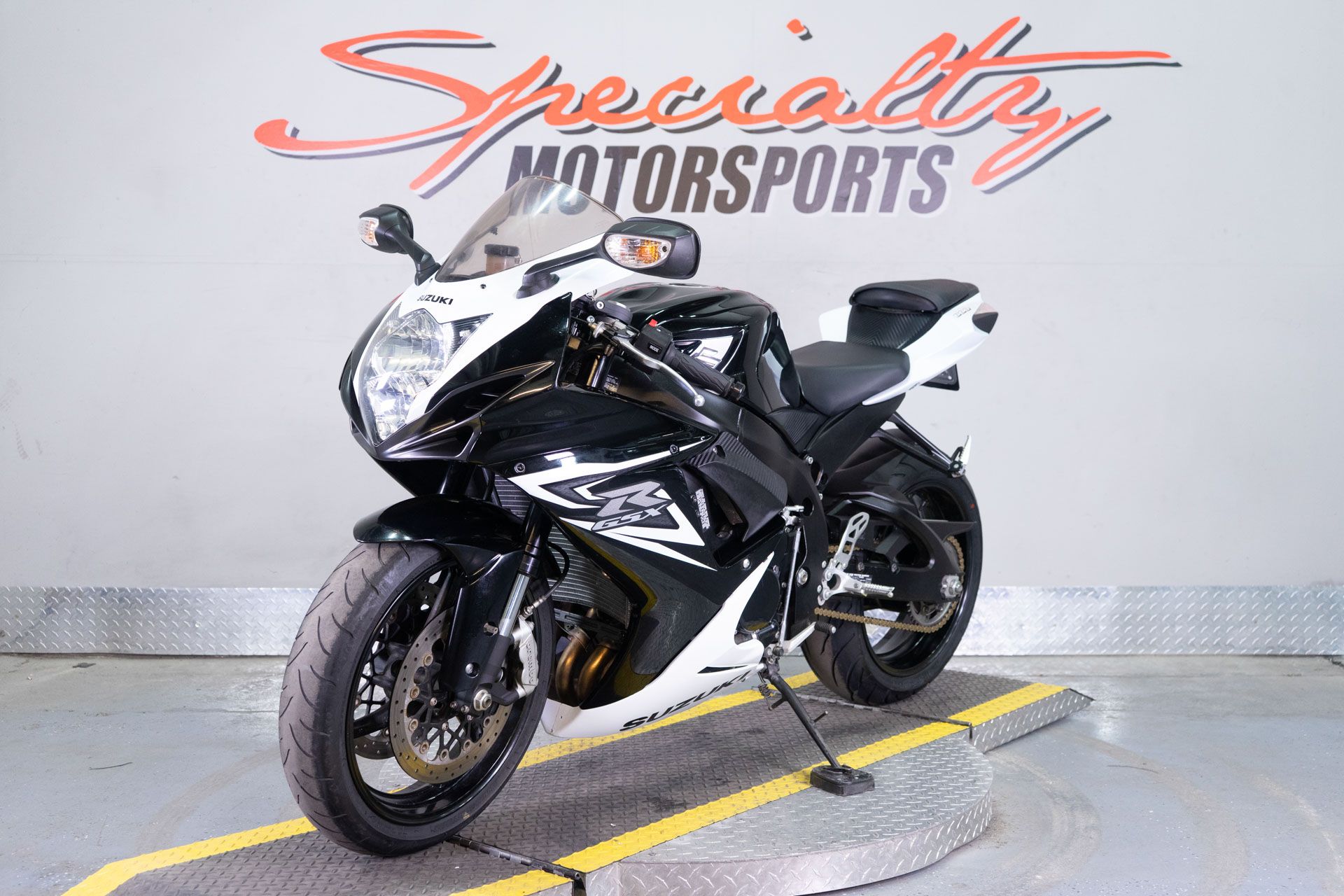 2014 Suzuki GSX-R600™ in Sacramento, California - Photo 3