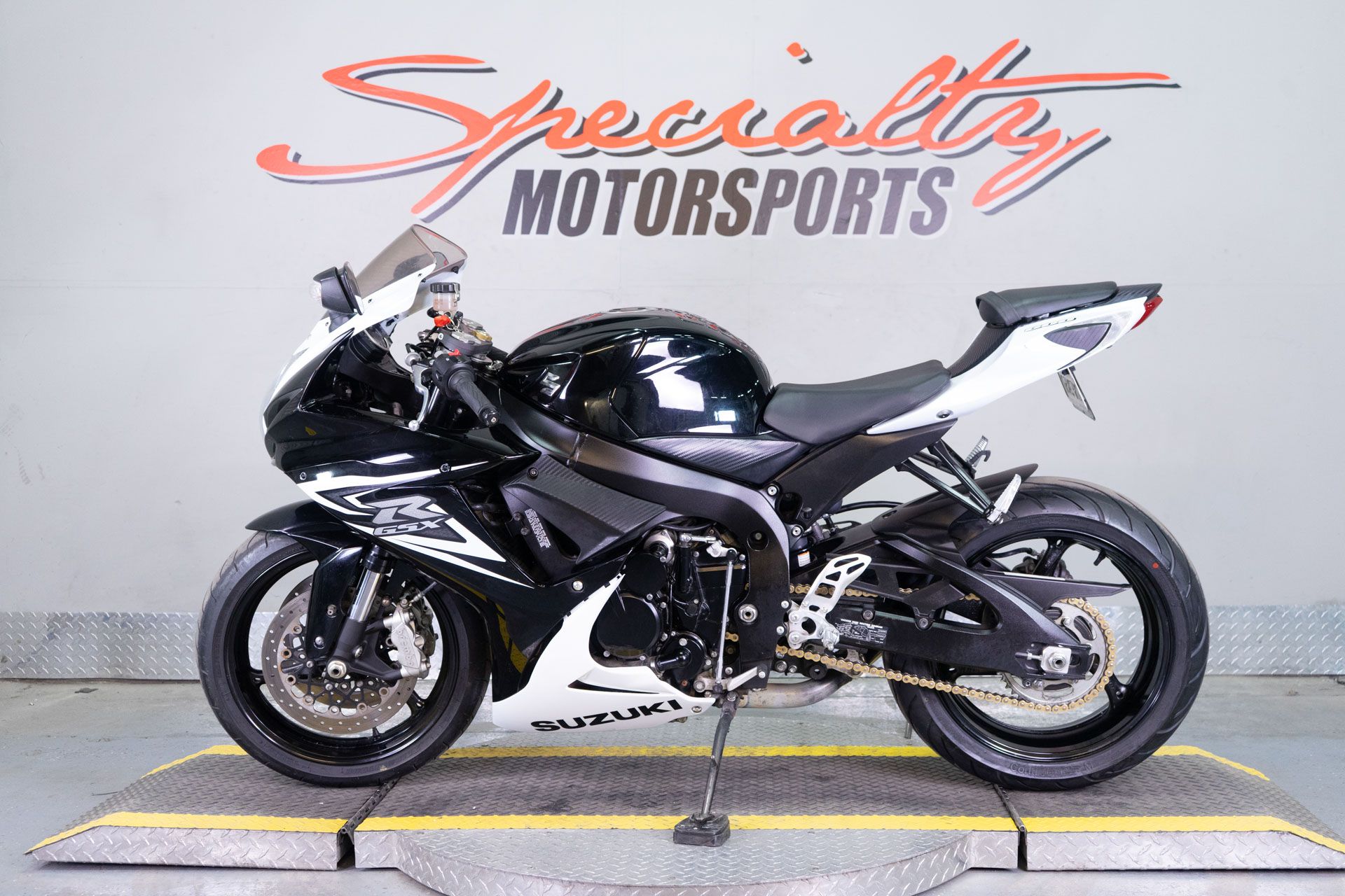 2014 Suzuki GSX-R600™ in Sacramento, California - Photo 4