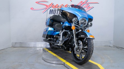 2011 Harley-Davidson Electra Glide® Ultra Limited in Sacramento, California - Photo 2