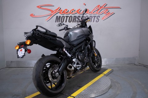 2015 Yamaha FJ-09 in Sacramento, California - Photo 5