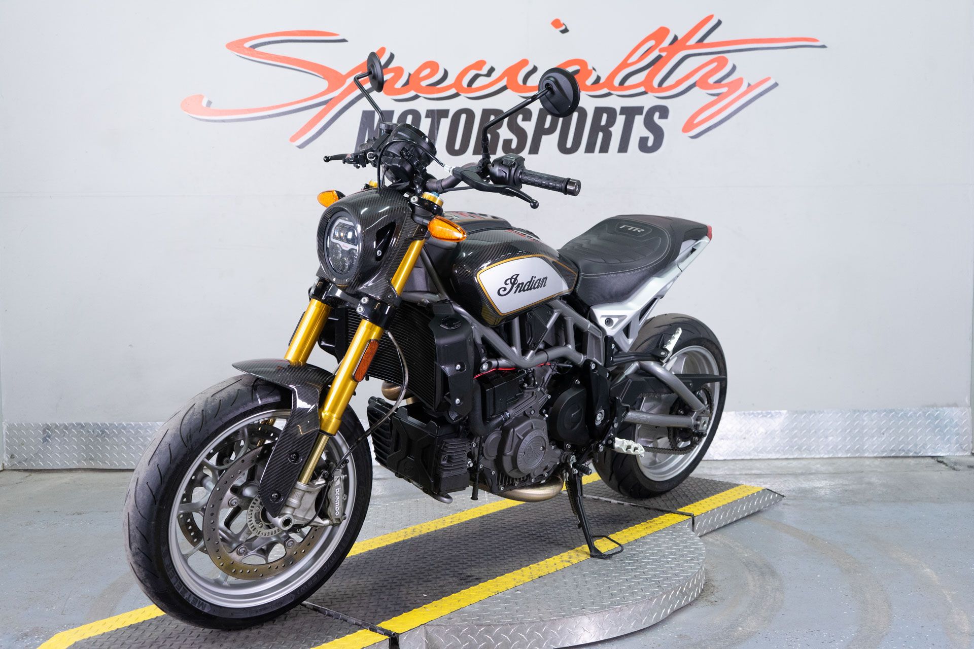 2023 Indian Motorcycle FTR R Carbon in Sacramento, California - Photo 3