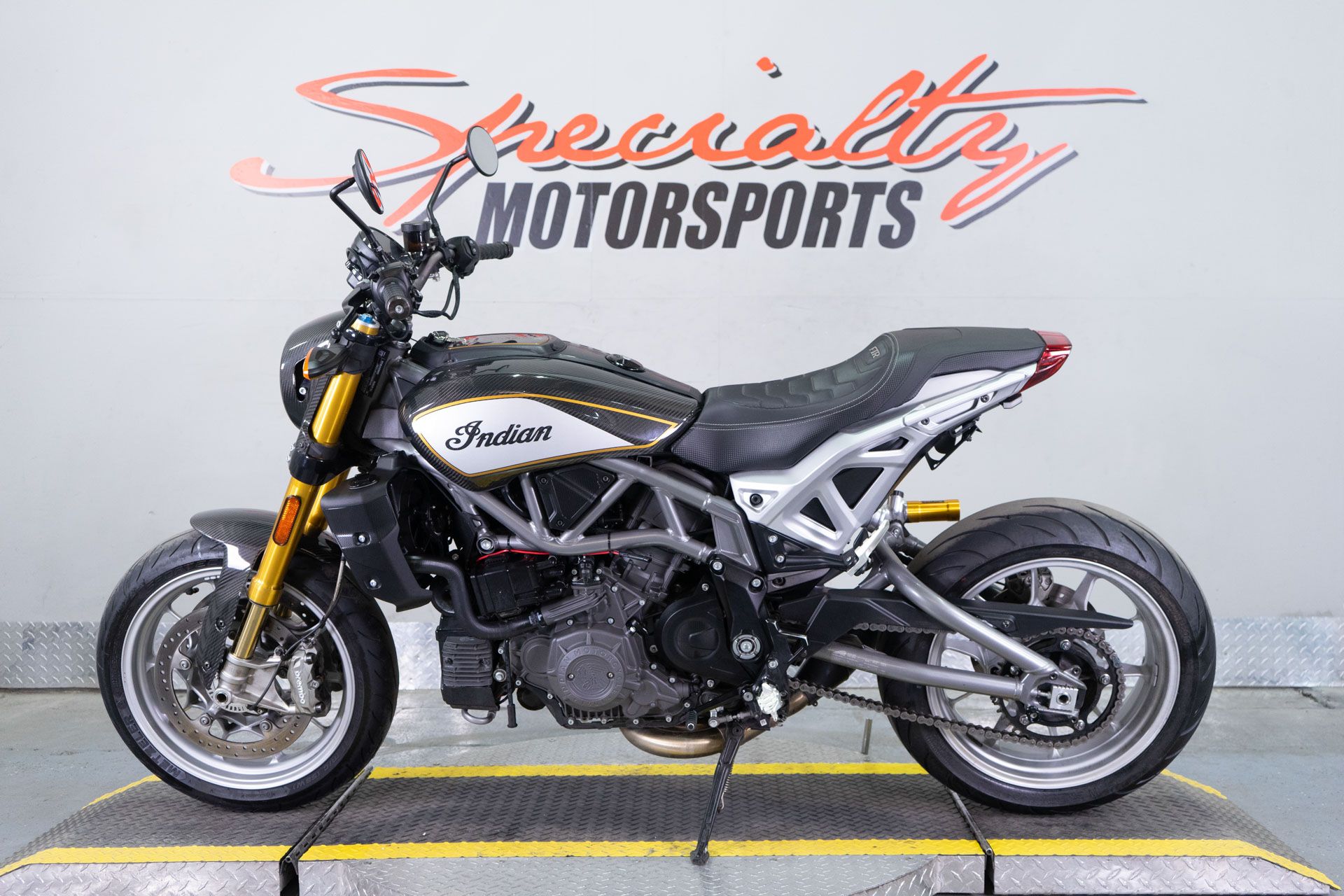 2023 Indian Motorcycle FTR R Carbon in Sacramento, California - Photo 4