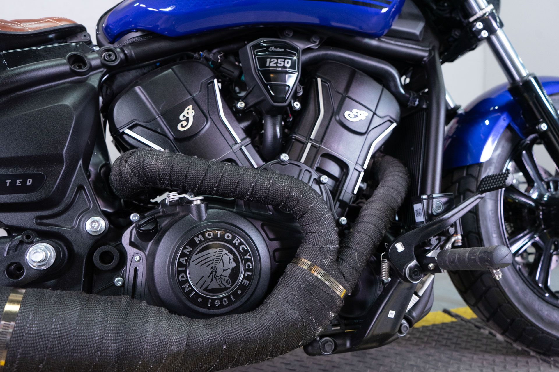 2025 Indian Motorcycle Scout® Bobber Limited +Tech in Sacramento, California - Photo 10