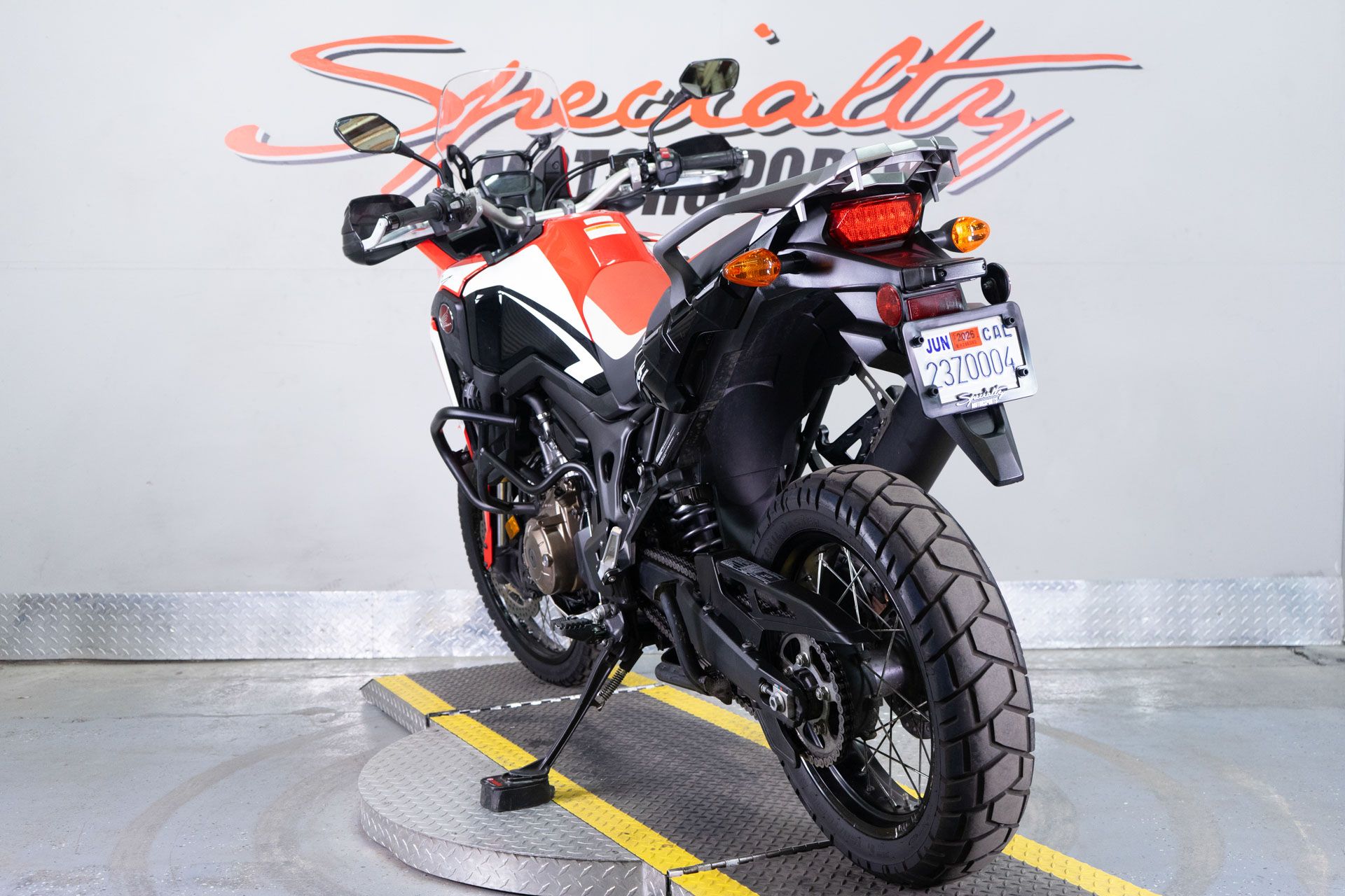 2017 Honda Africa Twin DCT in Sacramento, California - Photo 5