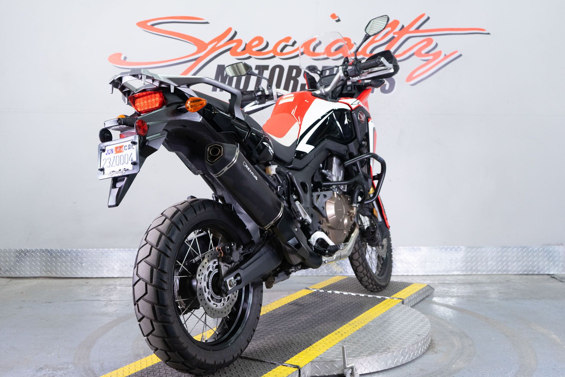 2017 Honda Africa Twin DCT in Sacramento, California - Photo 6