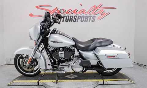 2010 Harley-Davidson Street Glide® in Sacramento, California - Photo 8