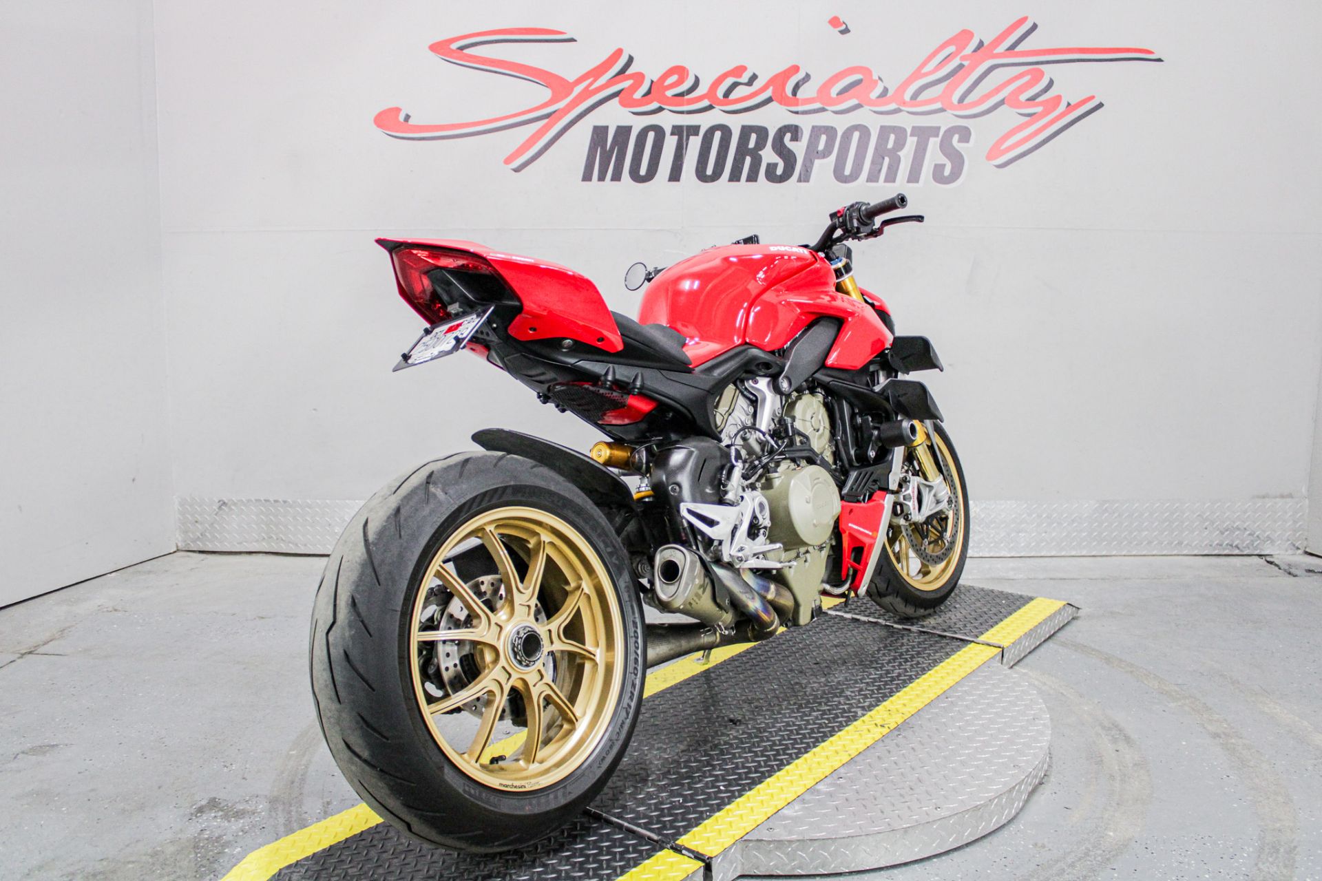 Rear Right Side Angle - Photo 5