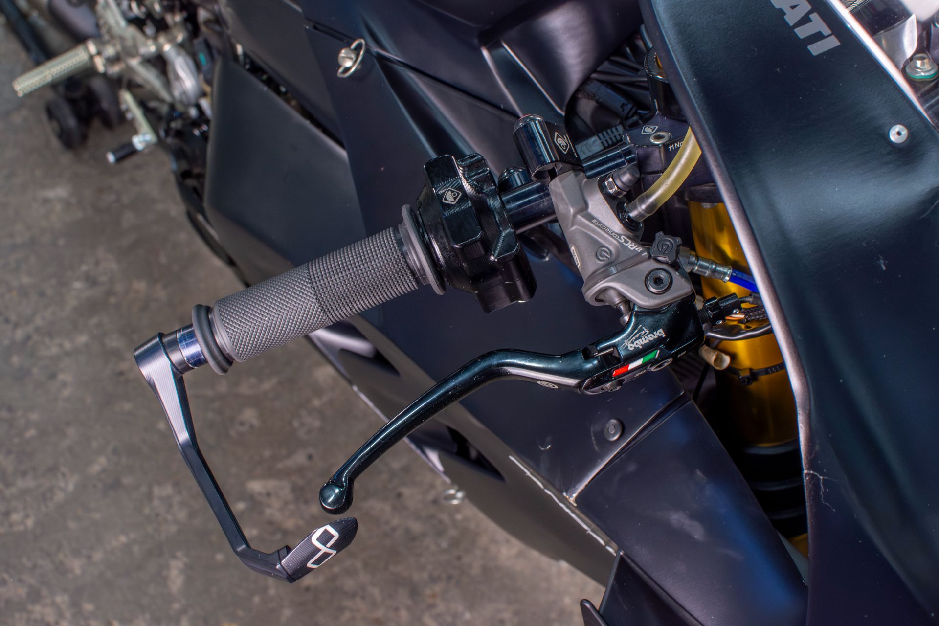 DUC009132 - 2019 - Ducati - Panigale V4 R - Right Handle Bar - Photo 6