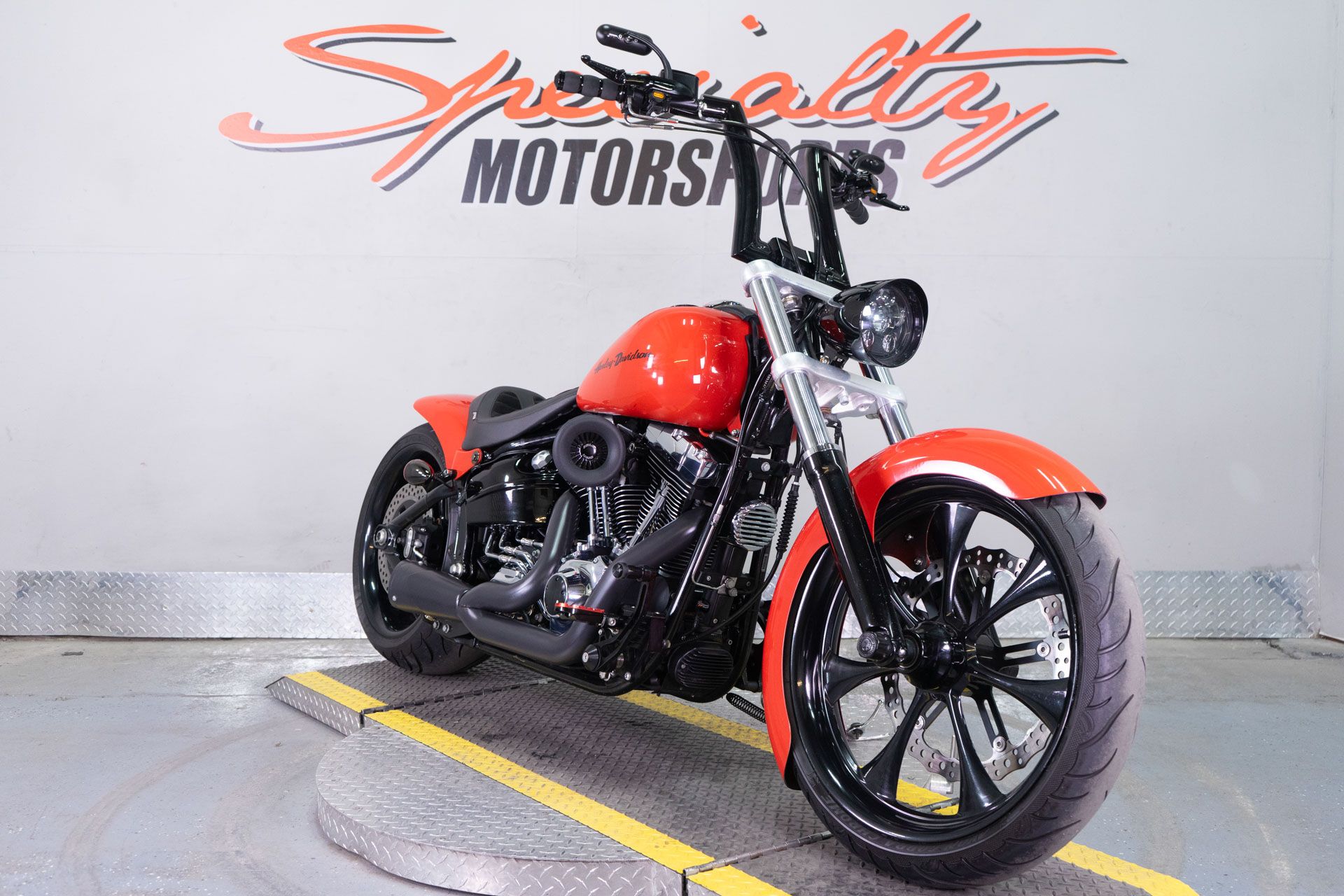 2015 Harley-Davidson Breakout® in Sacramento, California - Photo 2