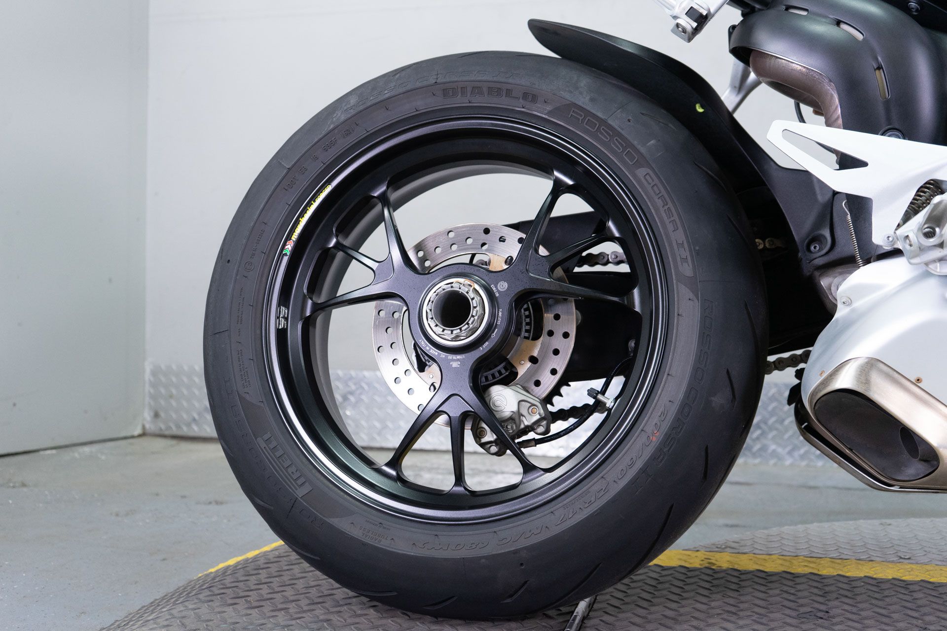 2022 Ducati Streetfighter V4 S in Sacramento, California - Photo 8