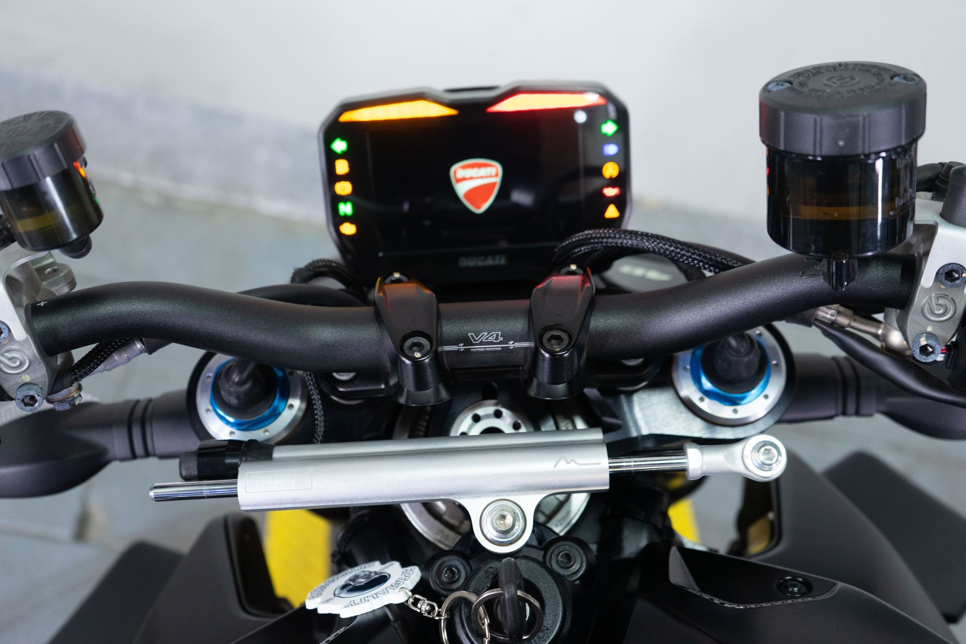 2022 Ducati Streetfighter V4 S in Sacramento, California - Photo 17