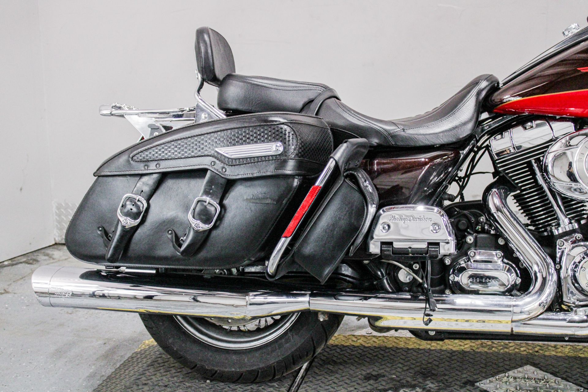 2010 Harley-Davidson Road King® Classic in Sacramento, California - Photo 4