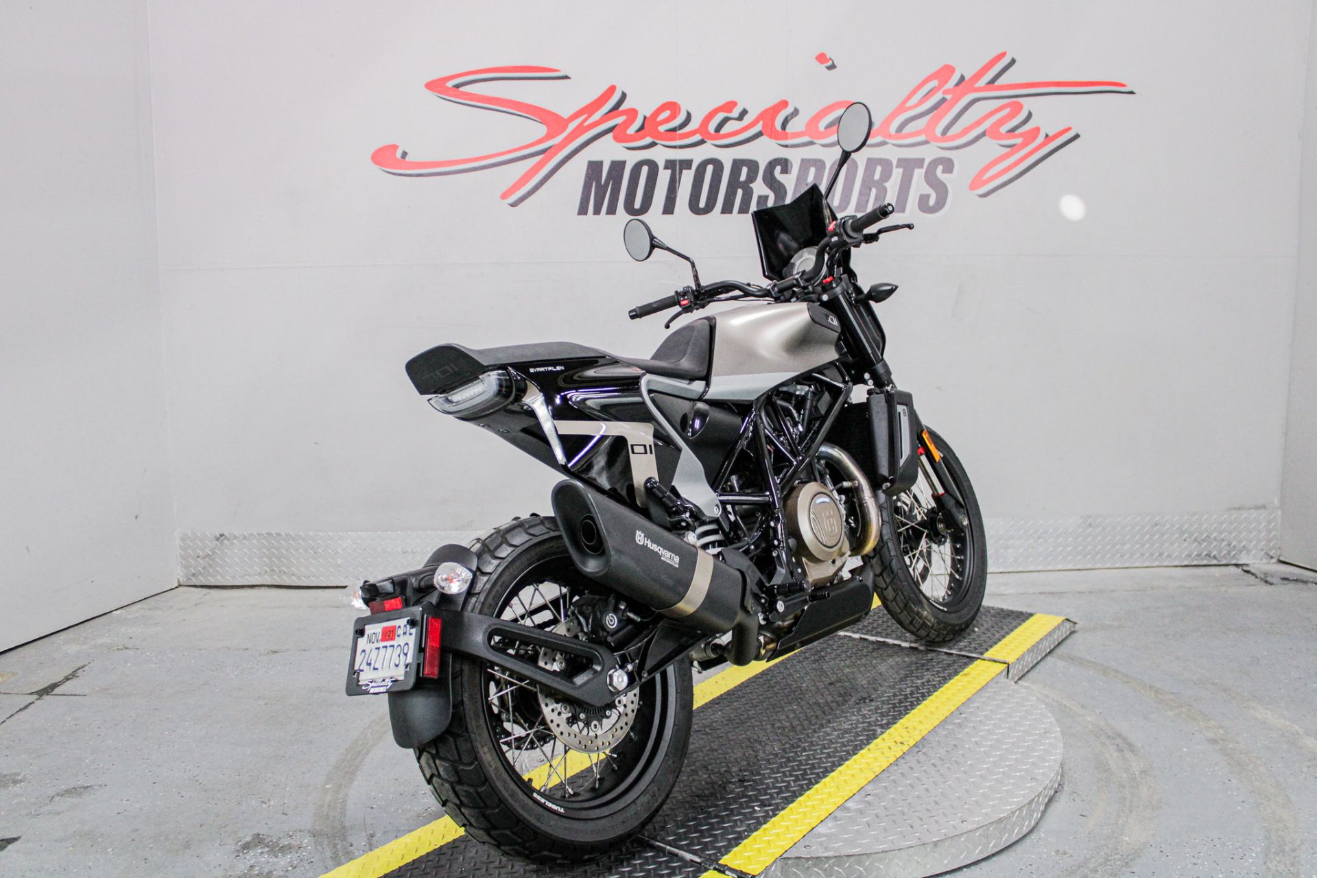 Rear Right Side Angle - Photo 5