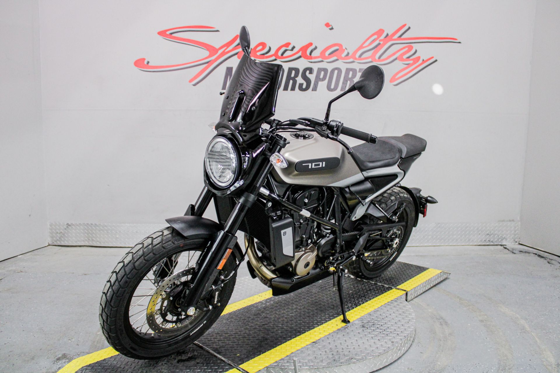 Front Left Side View - Photo 10