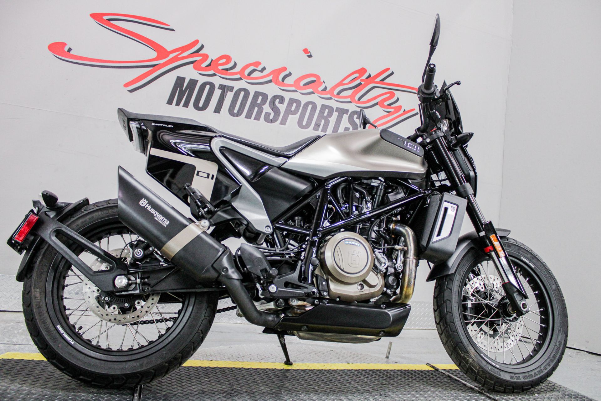 Lower Right Side Angle - Photo 15