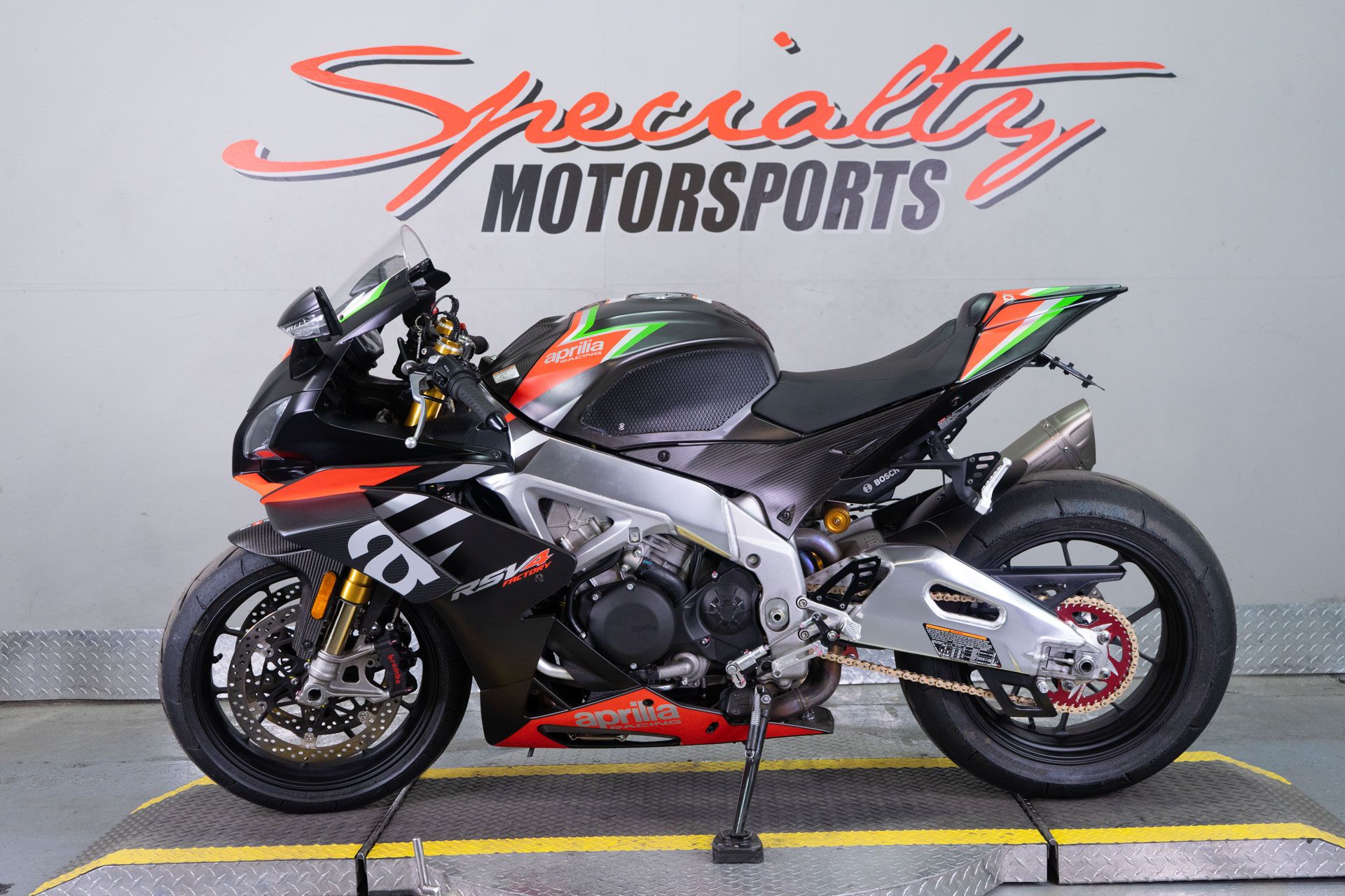 2020 Aprilia RSV4 1100 Factory in Sacramento, California - Photo 4