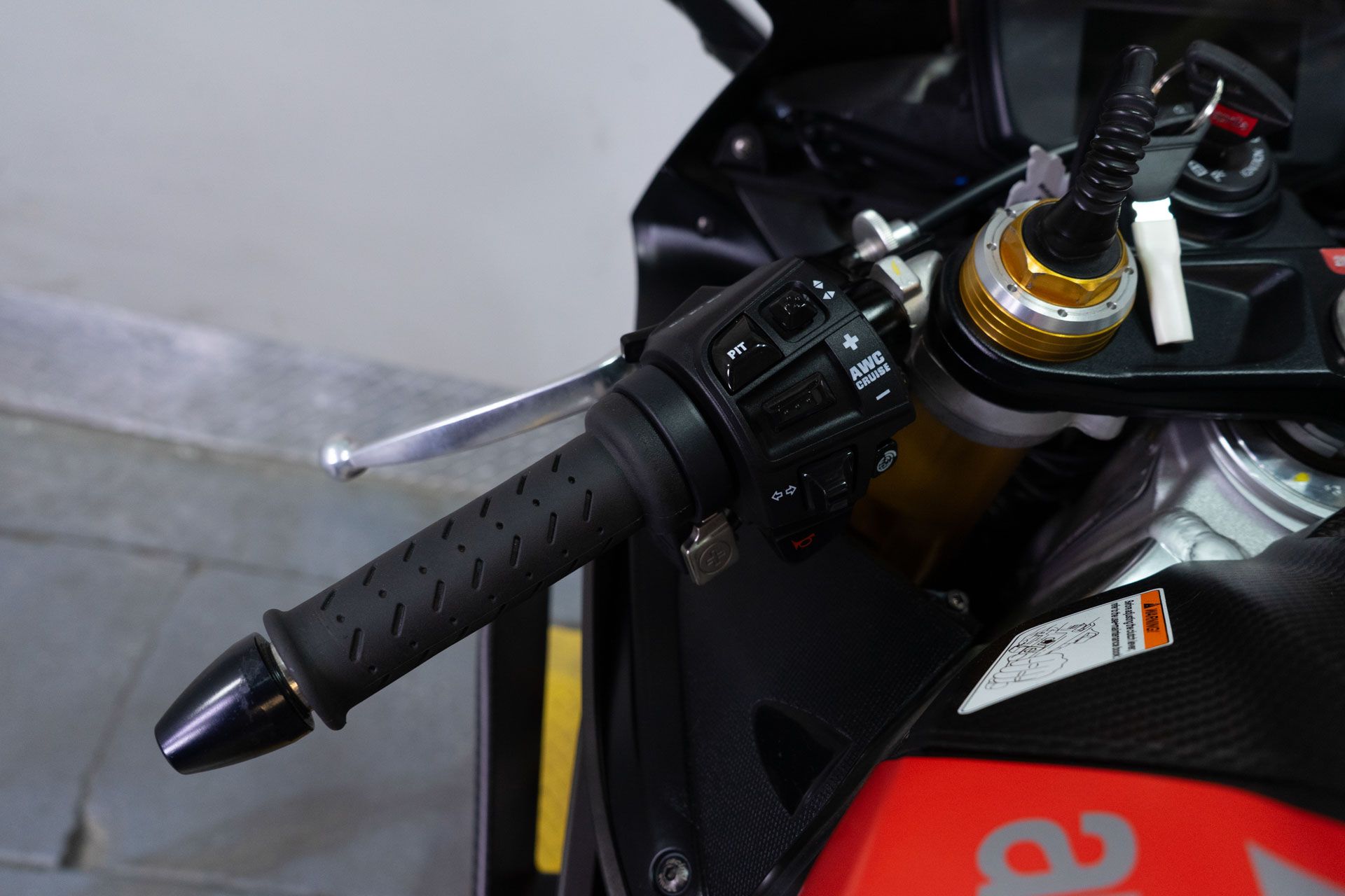 2020 Aprilia RSV4 1100 Factory in Sacramento, California - Photo 17