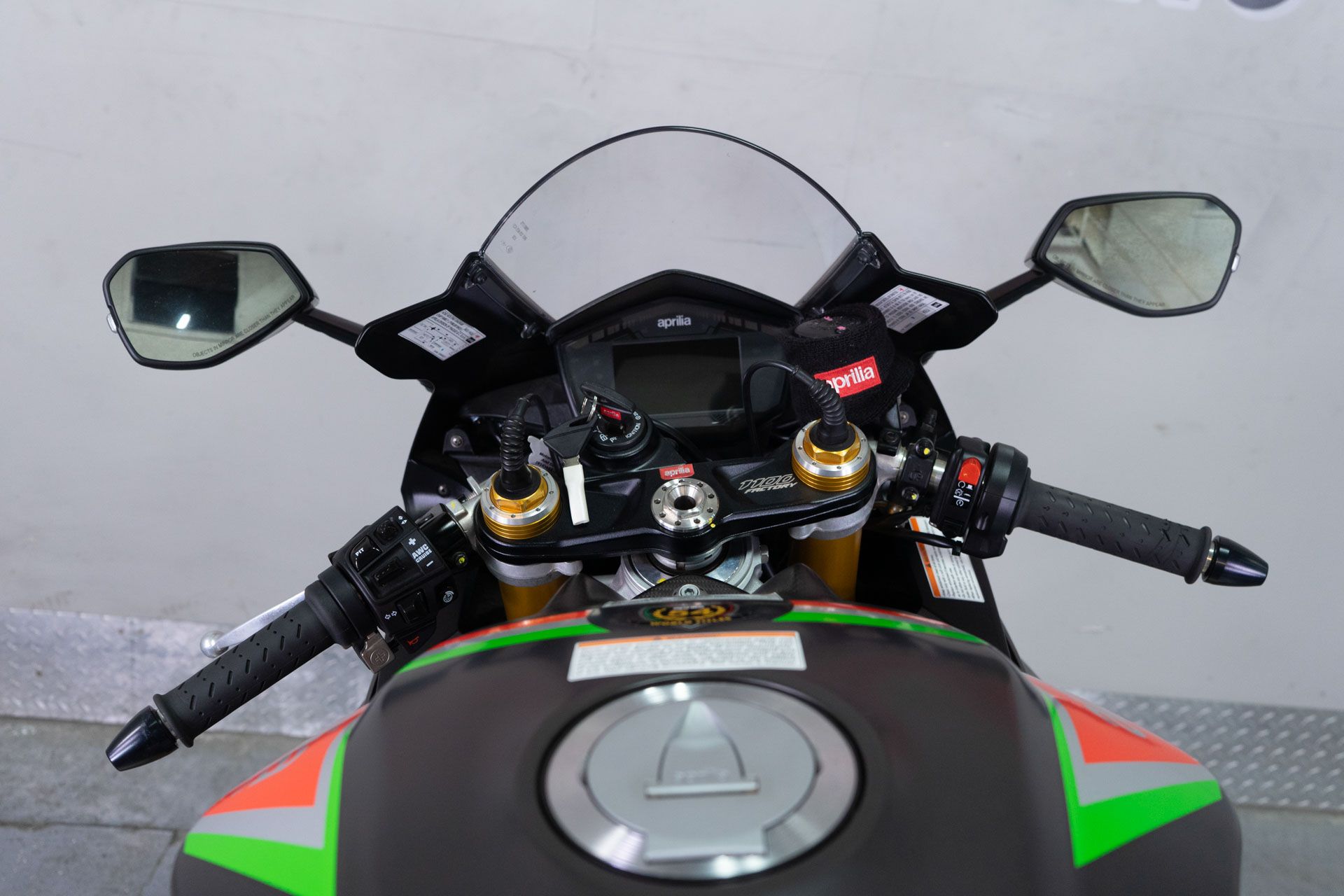 2020 Aprilia RSV4 1100 Factory in Sacramento, California - Photo 19