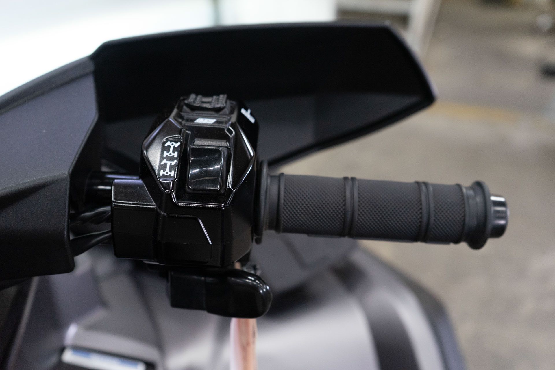 2024 Can-Am Outlander XT 850 in Sacramento, California - Photo 9