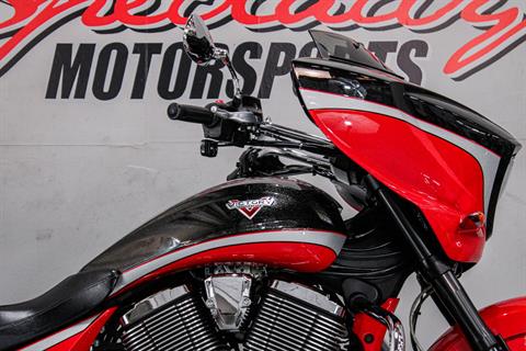 2016 Victory Magnum in Sacramento, California - Photo 2