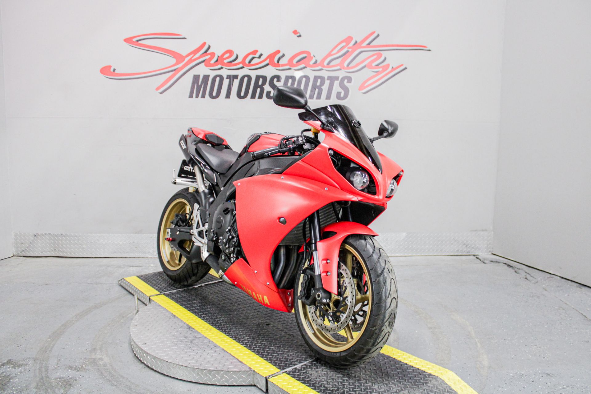 Front Right Side View - Photo 13