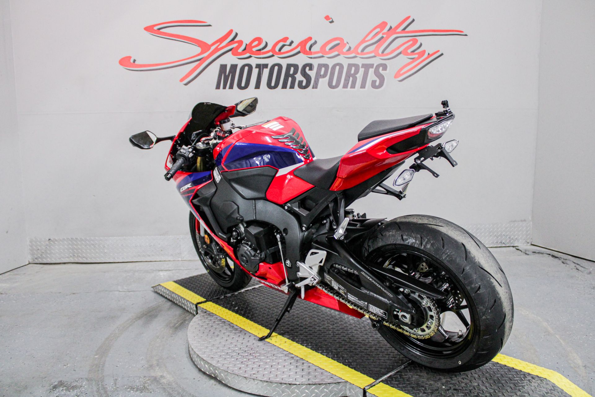 Rear Left Side Angle - Photo 7