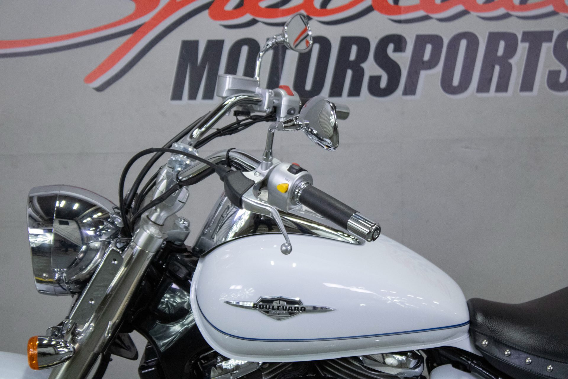 2023 Suzuki Boulevard C50T in Sacramento, California - Photo 9