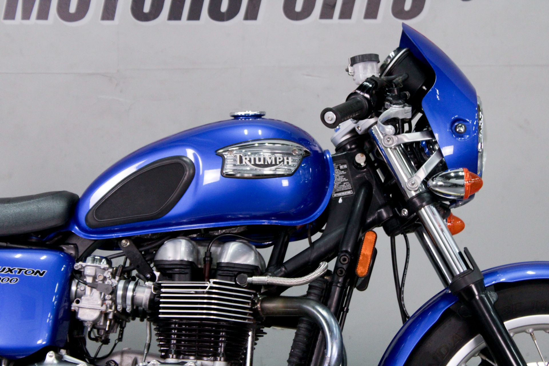 2005 Triumph Thruxton 900 in Sacramento, California - Photo 2