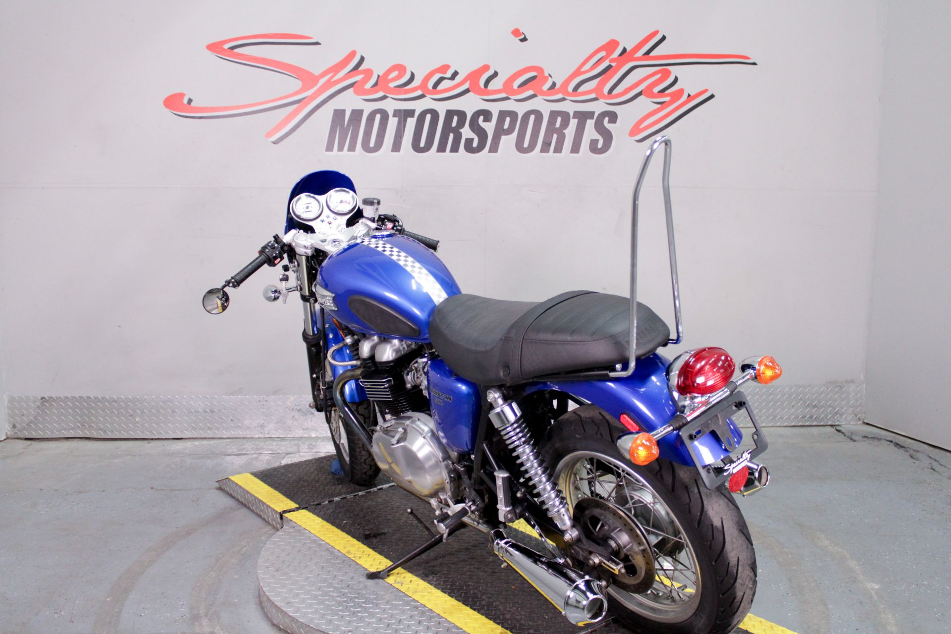 2005 Triumph Thruxton 900 in Sacramento, California - Photo 7