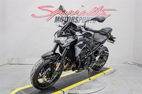 KAWA67451 - 2024 - Kawasaki - Z900 ABS Front Left Side View - Photo 9