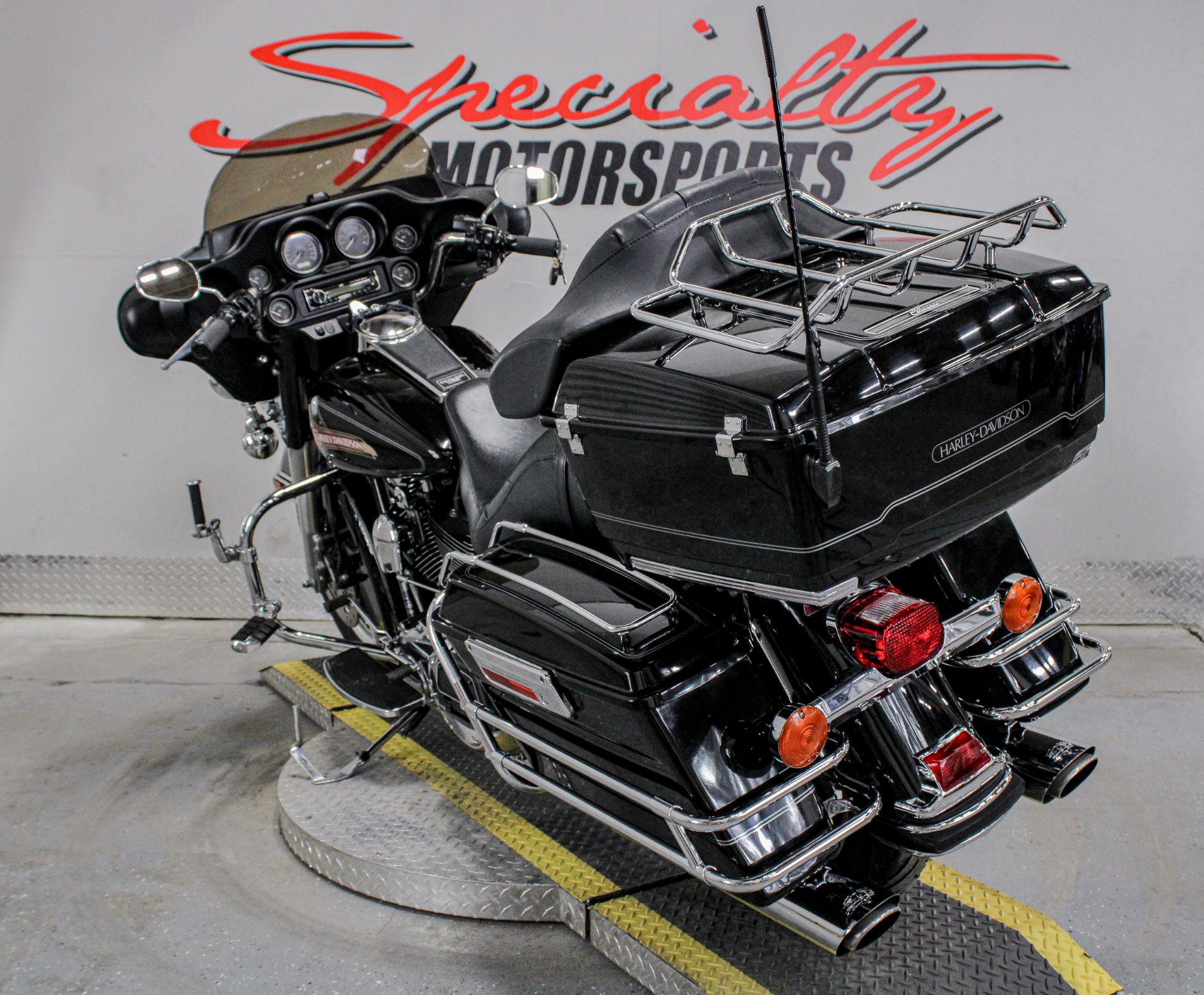 Harley Davidson Bike Petrol Tank Repair Display Harman Kardon