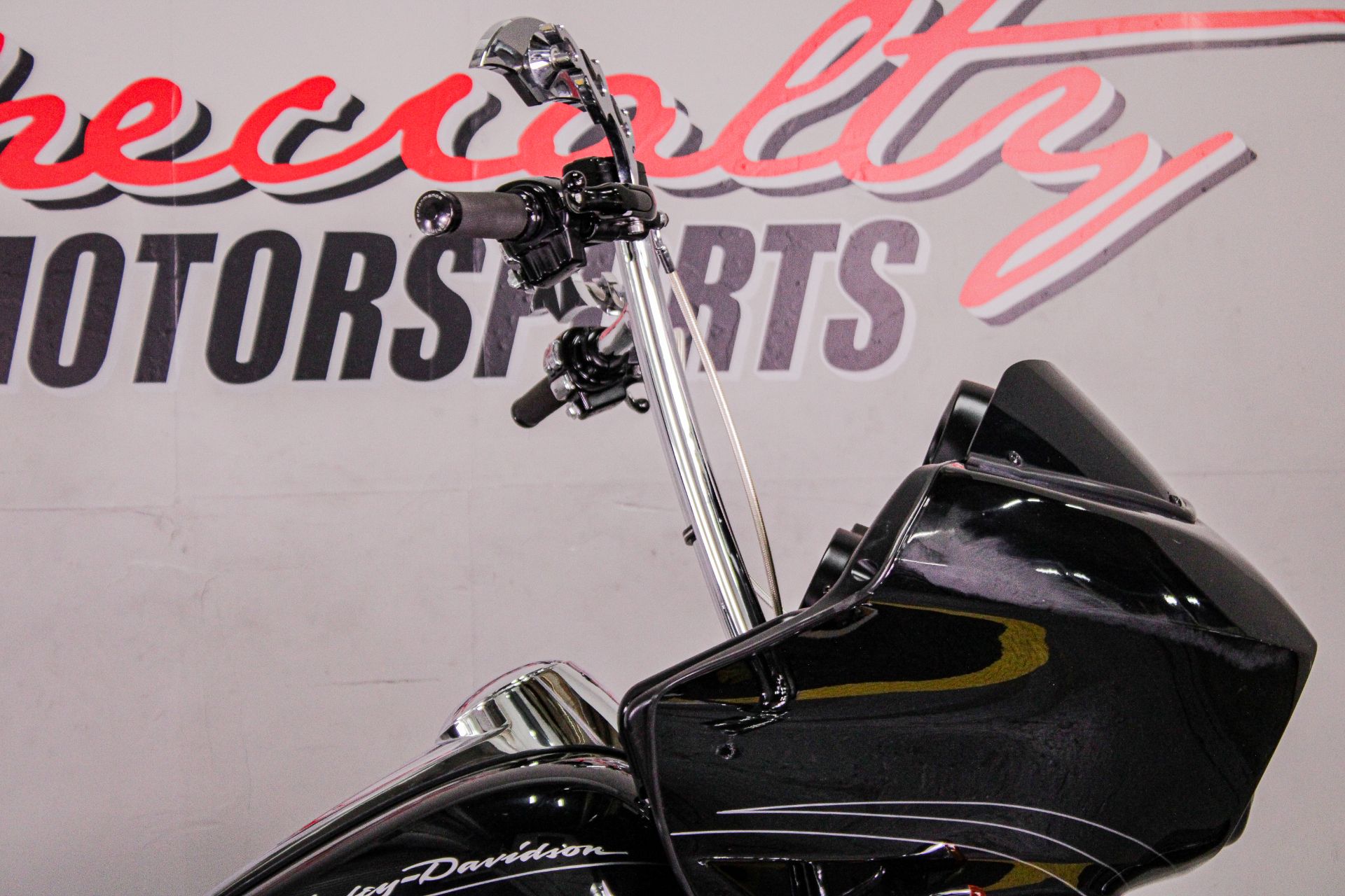 2013 Harley-Davidson Road Glide® Custom in Sacramento, California - Photo 2