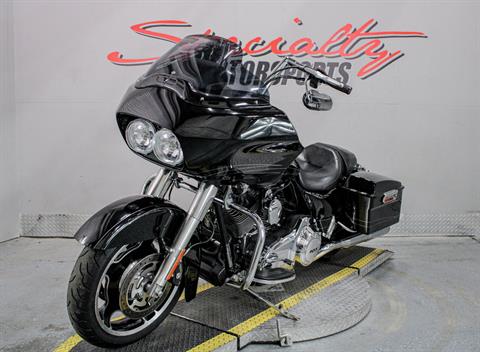 2013 Harley-Davidson Road Glide® Custom in Sacramento, California - Photo 10