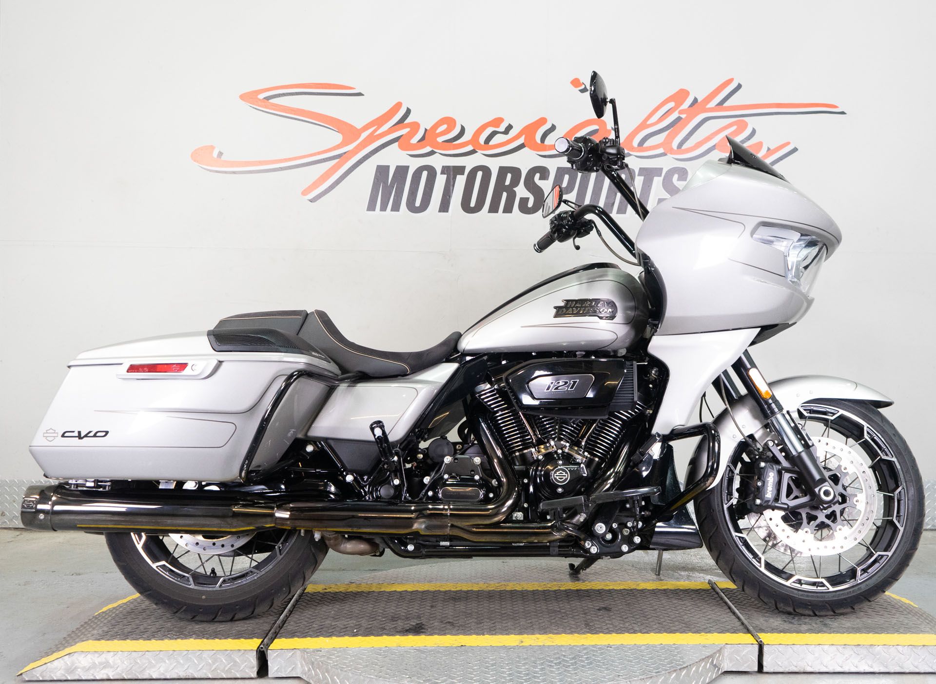 2023 Harley-Davidson CVO™ Road Glide® in Sacramento, California - Photo 1