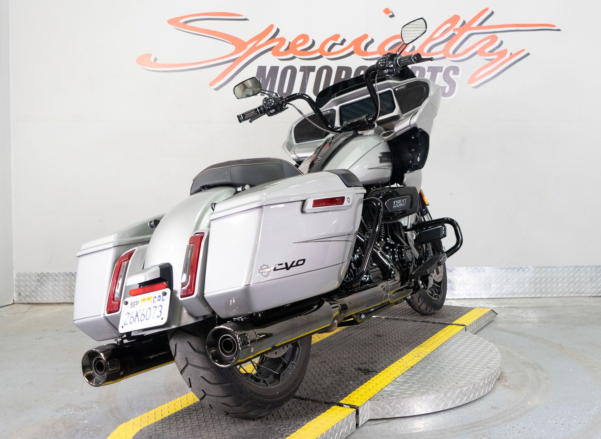 2023 Harley-Davidson CVO™ Road Glide® in Sacramento, California - Photo 7