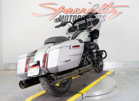 2023 Harley-Davidson CVO™ Road Glide® in Sacramento, California - Photo 7