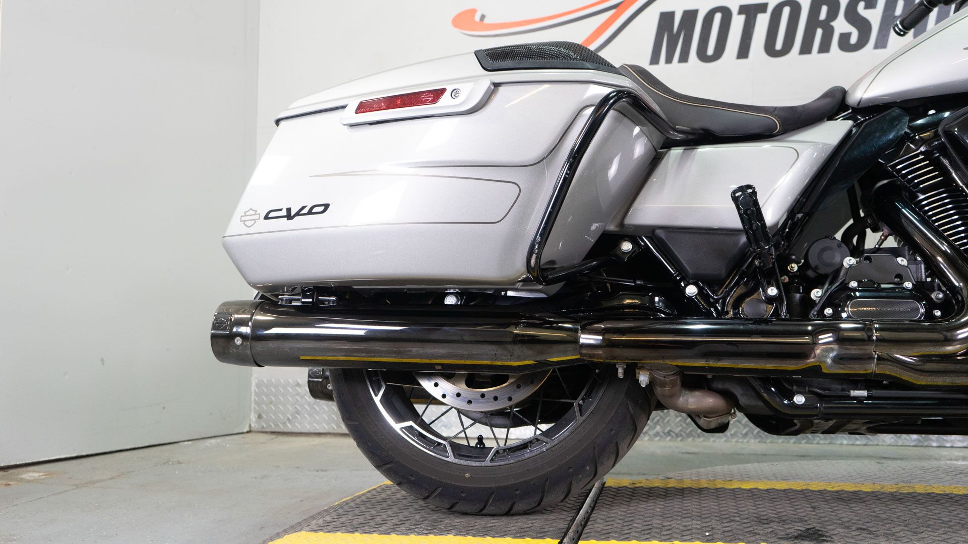 2023 Harley-Davidson CVO™ Road Glide® in Sacramento, California - Photo 9