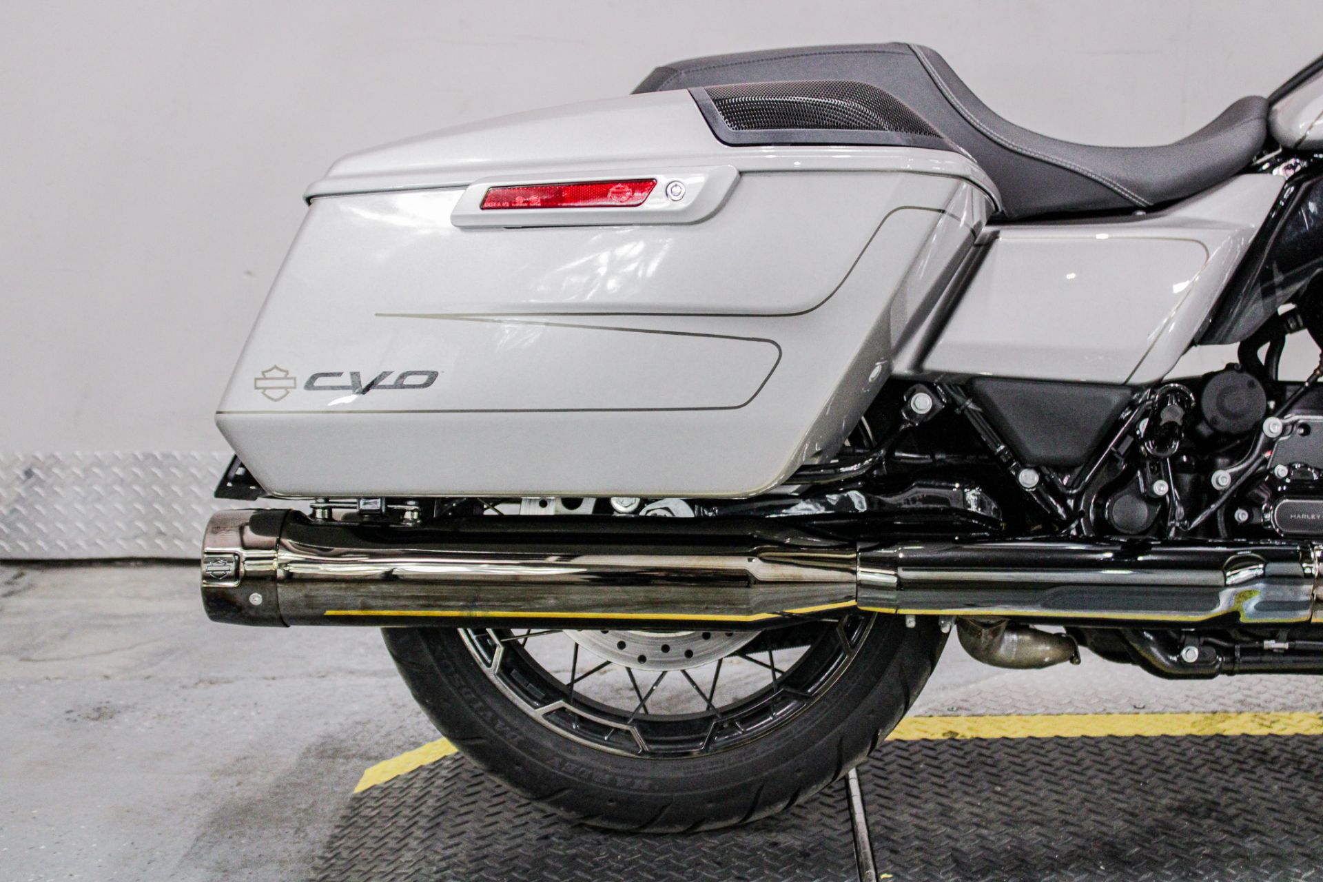 2023 Harley-Davidson CVO™ Road Glide® in Sacramento, California - Photo 4