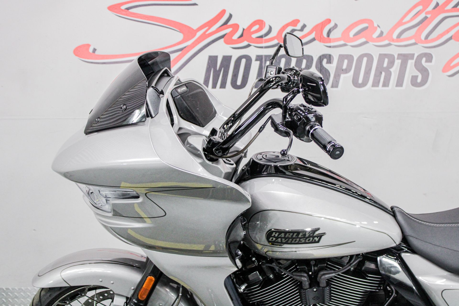 2023 Harley-Davidson CVO™ Road Glide® in Sacramento, California - Photo 9