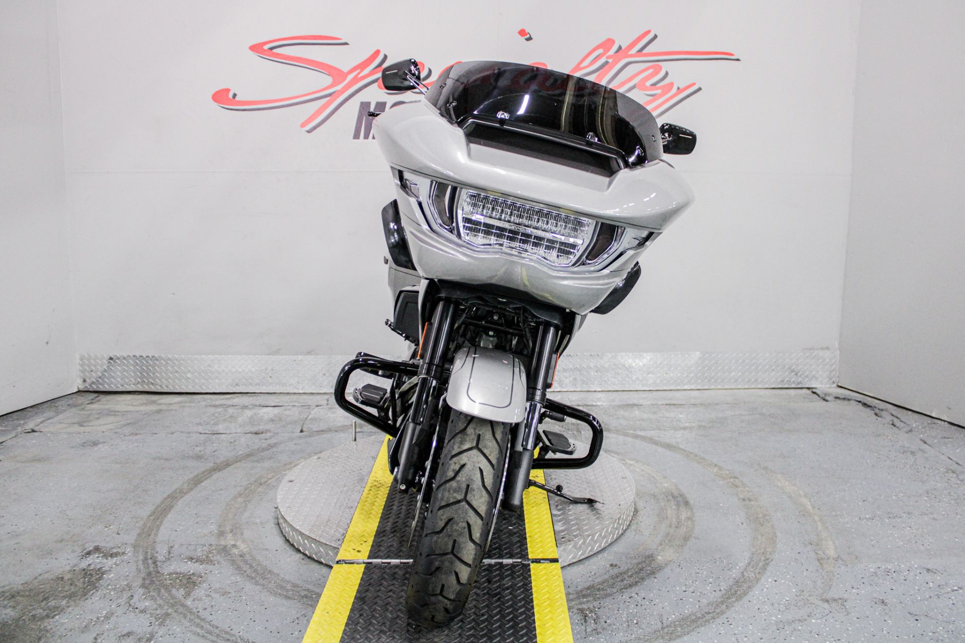 2023 Harley-Davidson CVO™ Road Glide® in Sacramento, California - Photo 12