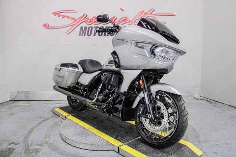 2023 Harley-Davidson CVO™ Road Glide® in Sacramento, California - Photo 13