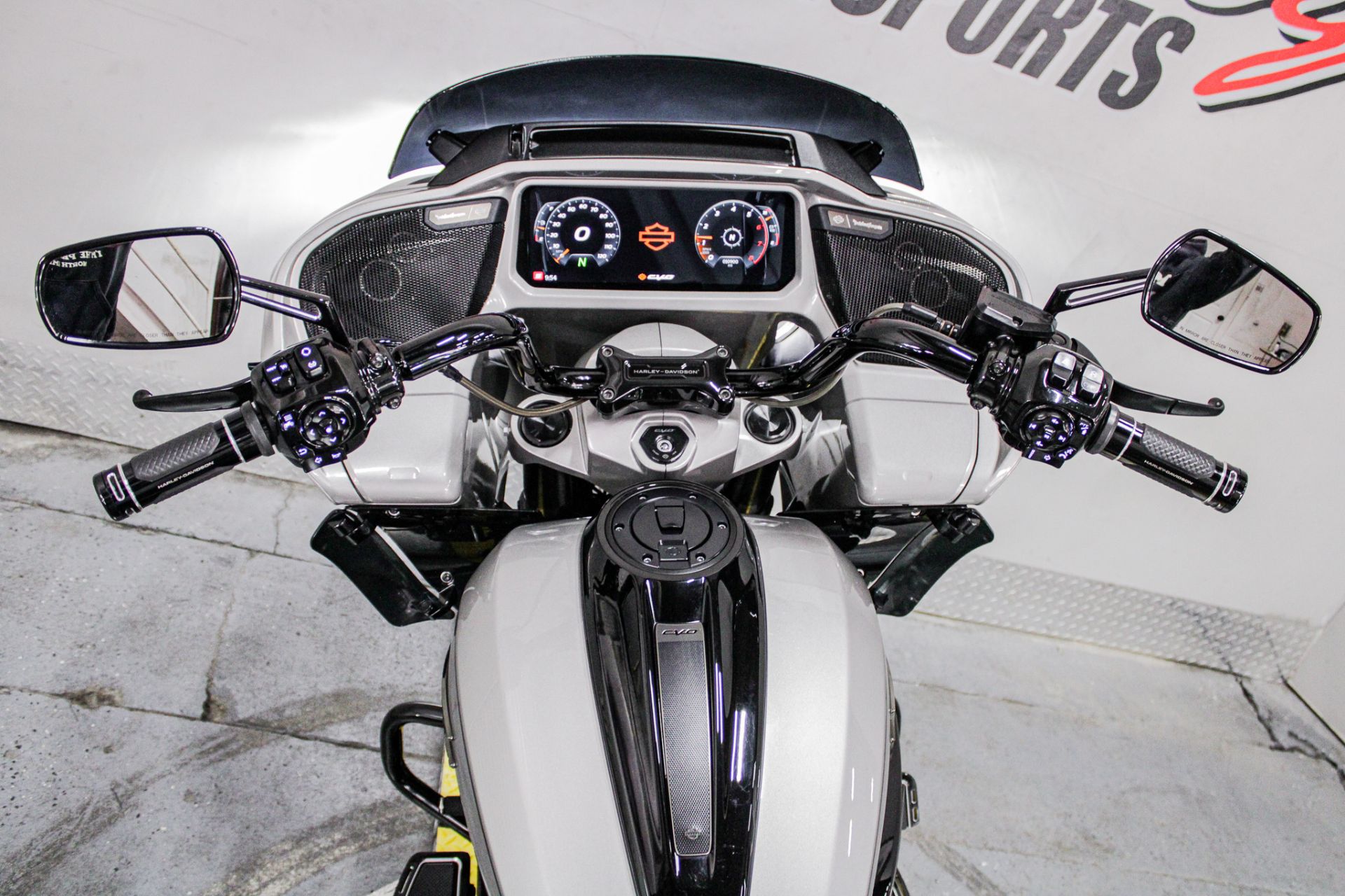 2023 Harley-Davidson CVO™ Road Glide® in Sacramento, California - Photo 16