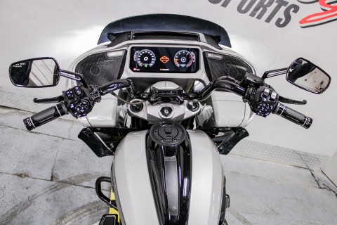 2023 Harley-Davidson CVO™ Road Glide® in Sacramento, California - Photo 16