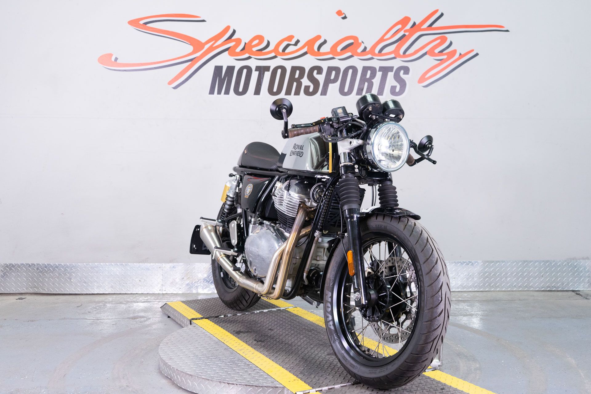 2022 Royal Enfield INT650 in Sacramento, California - Photo 2