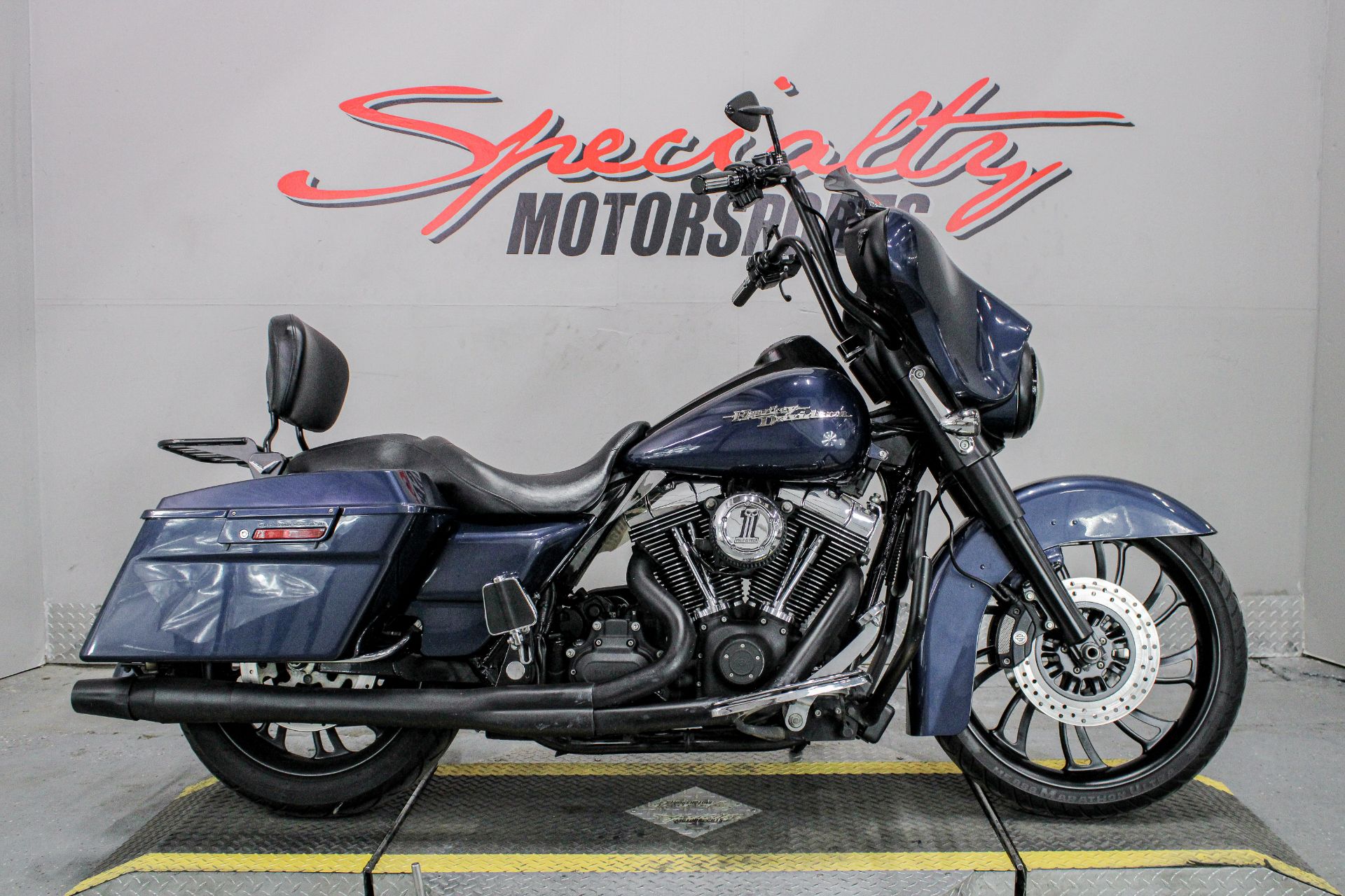 2012 Harley-Davidson XL883L - 883cc Standard Equipment & Specs